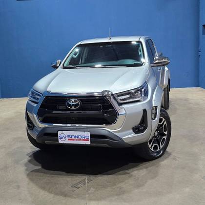 TOYOTA HILUX 2.8 D-4D TURBO DIESEL CD SRX PLUS 4X4 AUTOMÁTICO TOYOTA HILUX 2.8 D-4D TURBO DIESEL CD SRX PLUS 4X4 AUTOMÁTICO